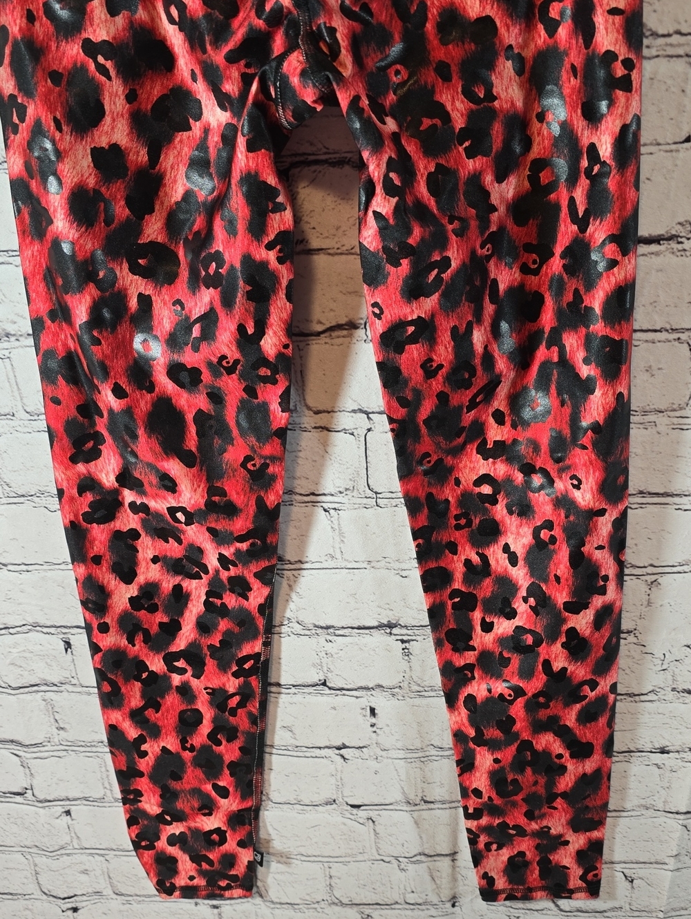 Terez Red, Black and Pink Leopard Print Athletic Leggings Size M EUC - Picture 8 of 9